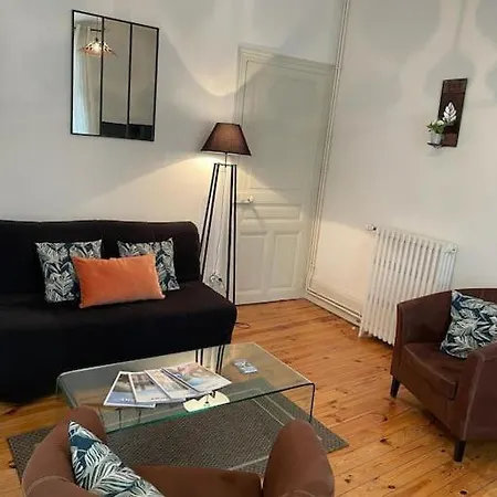 Apartment Le Saint Julien - Hypercentre - Proche Thermes - Calme